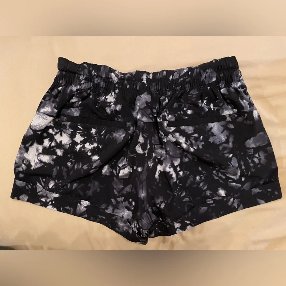 Lululemon Cuffed Shorts - Picture 3 of 3